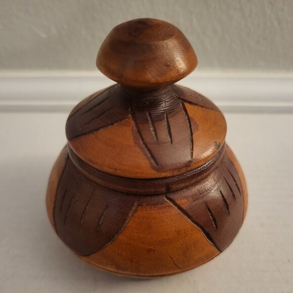 Vintage Hand Carved Wooden round Trinket Box w/Lid Floral Pattern Boho Design - Picture 3 of 6